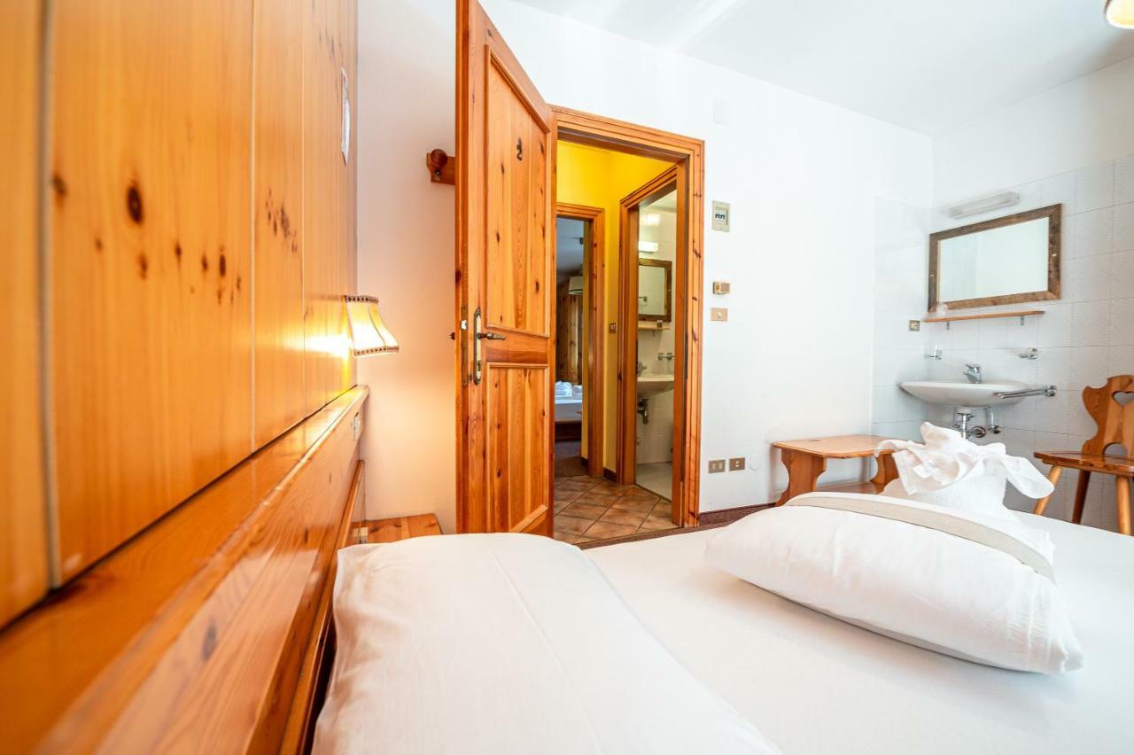 Villa Ruggero Wine Hotel Campitello di Fassa Luaran gambar